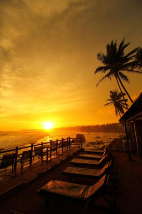  Rock Fort Hotel & Spa  Unawatuna